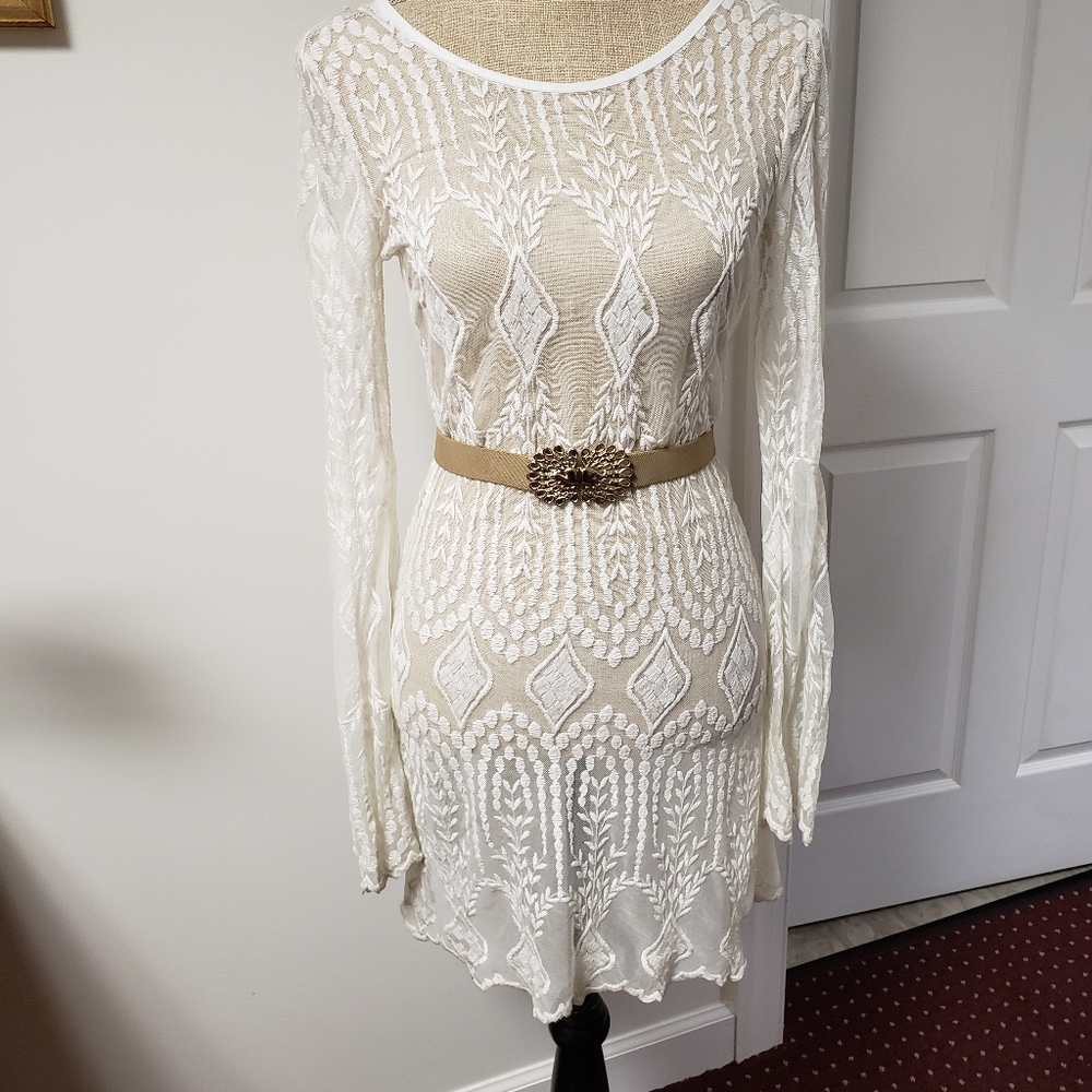 Ecote Lace dress overlay size Small